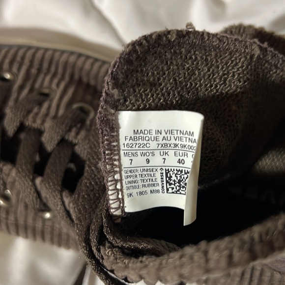 Women sz 9 men sz7 corduroy looking brown converse - Picture 5 of 7